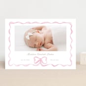 "Squiggle bow" - Birth Announcements in Peony by Creo Study - Front