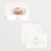 "Squiggle bow" - Birth Announcements in Peony by Creo Study - Assembled