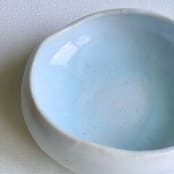 "Lagoon Crater Bowl" - Decorative Object in white by Cloude Made