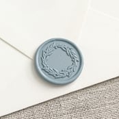 "Wreath self-adhesive wax seal in dusty blue | Set of 10" - Wax Seals in blue by Maria Ferrer G.