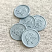 "Rose self-adhesive wax seal in dusty blue | Set of 10" - Wax Seals in blue by Maria Ferrer G.