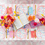 "Book Club "Team Oxford Comma" Flex Cups - Set of 8" - Party Cups in multicolor by Jollity and Co