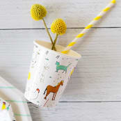 "On the Farm 9 oz Cups - Pack of 8" - Party Cups in multicolor by Jollity and Co