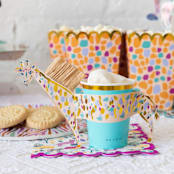 "Safari Cups with Giraffe Sleeves - Pack of 8" - Party Cups in blue by MA FÊTE