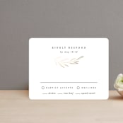 "Chic Wreath" - RSVP Cards in Classic by Kelly Schmidt - Front