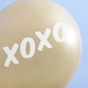 "XOXO Latex Balloon,Gold and White, set of 3" - Balloons in gold by ForYourParty