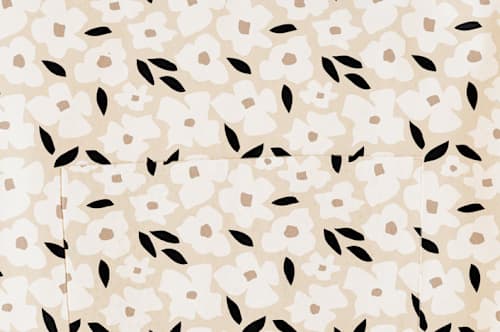 This is a daisy aprons by Iveta Angelova called primavera in standard