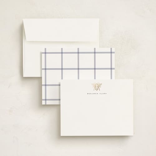 This is a daisy foil stamped stationery with foil pressed by Jennifer Lew called bee printing on signature in 4.25x5.5