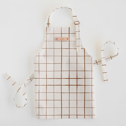 This is a cocoa kids aprons by Carolyn Nicks called montauk in standard