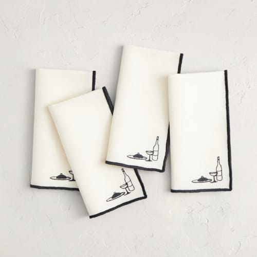 This is a cream table linens by Ani Somi called wine and dine in standard