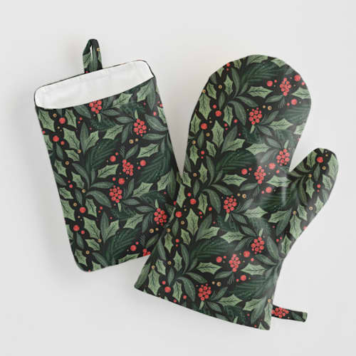 This is a holly aprons by Kristen Smith called holly branches in standard