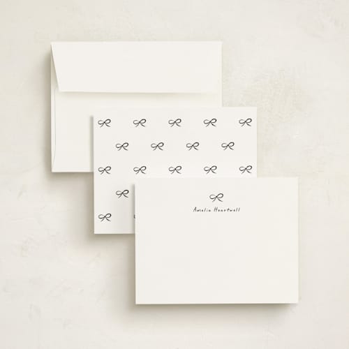 This is a noir personalized stationery thank you cards with standard by Gwen Bedat called lil bow printing on signature in 4.25x5.5