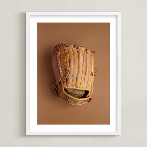 This is a brown art with standard by Paola Benenati called ready to win 2