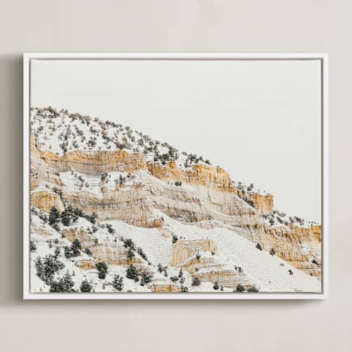 This is a snow art with standard by Kamala Nahas called aurum 3