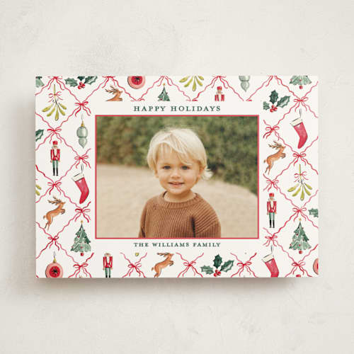 This is a leaf photo mount holiday cards with standard by Sarah Knight called festive icons printing on recycled in photo_mount