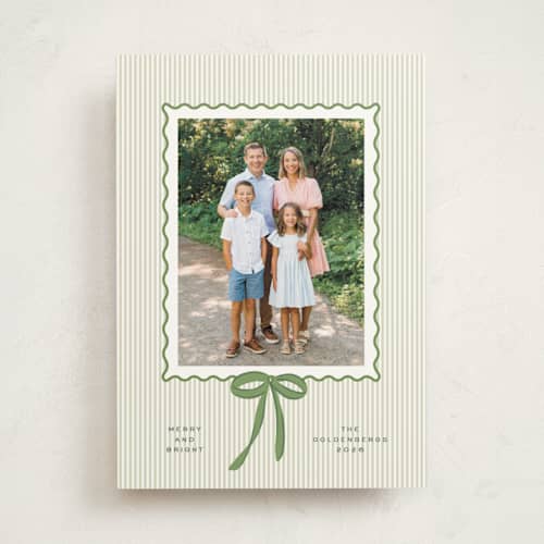 This is a wreath photo mount holiday cards with standard by Creo Study called trendy classic printing on recycled in photo_mount