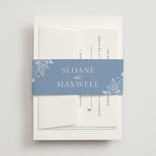 This is a nova belly bands with standard by Kristen Smith called wild roses printing on signature text in belly band