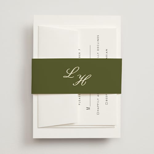 This is a blush belly bands with standard by Ellen Schlegelmilch called hayden printing on signature text in belly band
