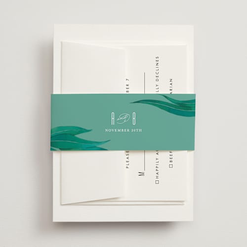 This is a eucalyptus belly bands with standard by Shannon Chen of Four Wet Feet Studio called eucalyptus leaves printing on signature text in belly band