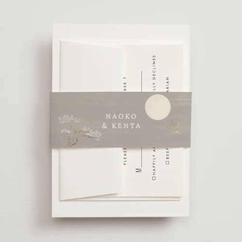 This is a ash belly bands with foil pressed by Jelena Vuletic called asahi printing on signature text in belly band