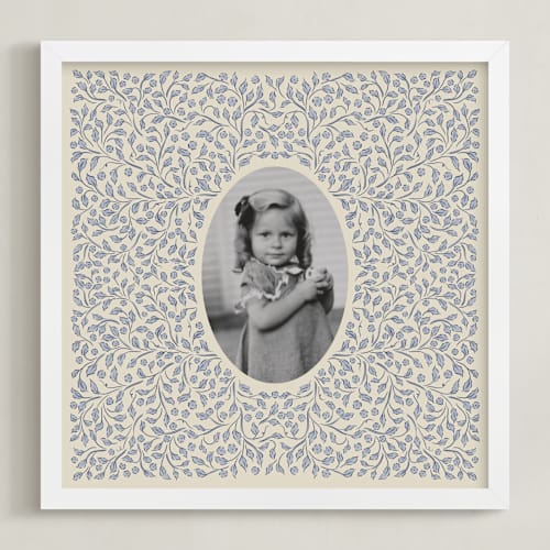 This is a sapphire photo art with standard by Grae called pendant