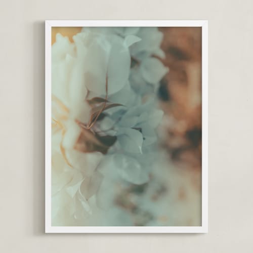 This is a golden art with standard by David Michuki called flower pop 1