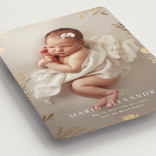 This is a sand birth announcement magnets with foil pressed by Kate Ahn called sparkling florals printing on magnet paper in magnet