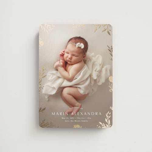 This is a sand birth announcement magnets with foil pressed by Kate Ahn called sparkling florals printing on magnet paper in magnet