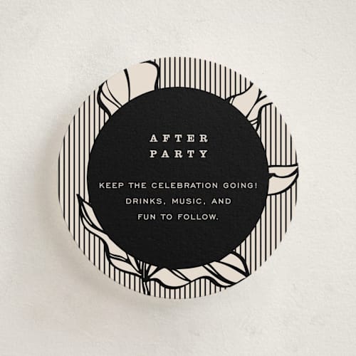 This is a noir enclosure cards with standard by Pixel and Hank called linea printing on signature in mini