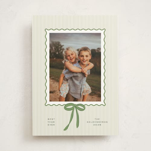 This is a wreath photo mount holiday cards with standard by Creo Study called trendy classic printing on recycled in photo_mount