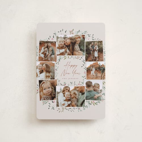 This is a tinsel petite holiday cards with standard by Petra Kern called keepsake wreath printing on recycled smooth signature in petite