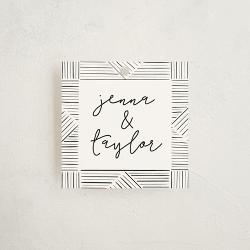 This is a onyx gift tags with standard by Leanne Friedberg called line doodle photo frames printing on signature in tag