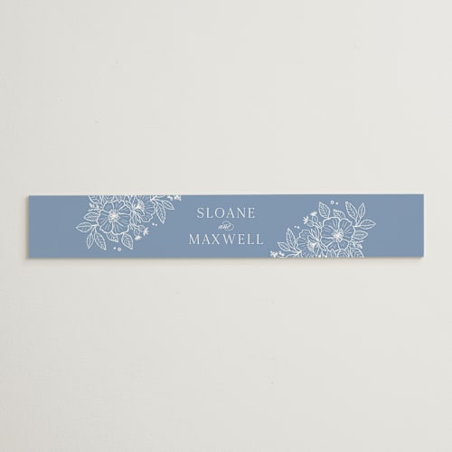 This is a nova belly bands with standard by Kristen Smith called wild roses printing on signature text in belly band