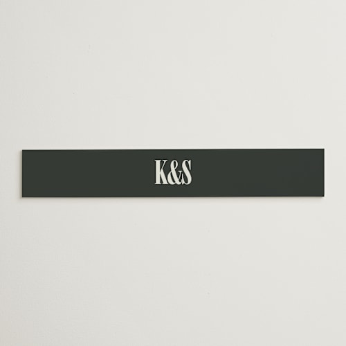 This is a ash belly bands with standard by Kelly Watkins called flynn printing on signature text in belly band