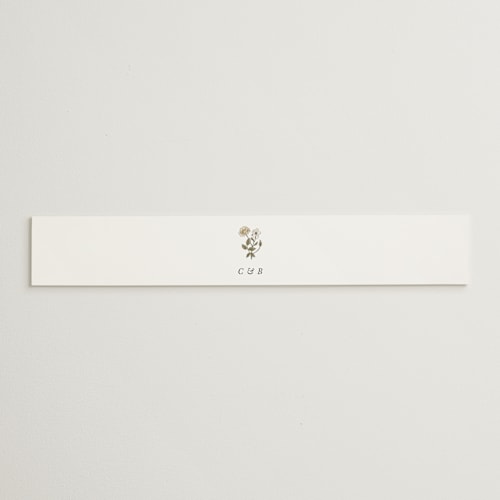 This is a snow belly bands with standard by Cedar and Grey called vintage roses printing on signature text in belly band
