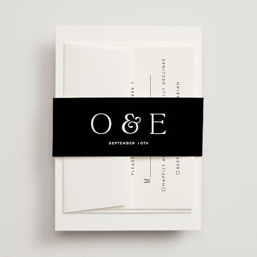 This is a pearl belly bands with standard by Owl and Toad called casual printing on signature text in belly band