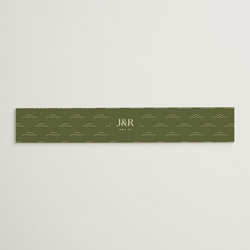 This is a kiwi belly bands with standard by Claudia Orengo called news! printing on signature text in belly band
