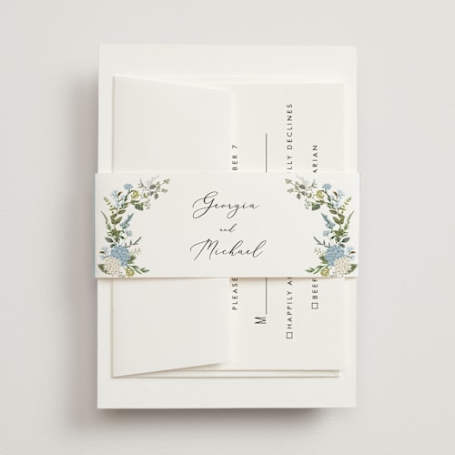 This is a coastal belly bands with standard by Susan Moyal called hydrangea vine printing on signature text in belly band