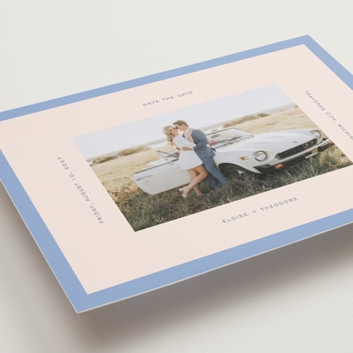 This is a french save the date with standard by Pixel and Hank called thread printing on recycled smooth signature in standard