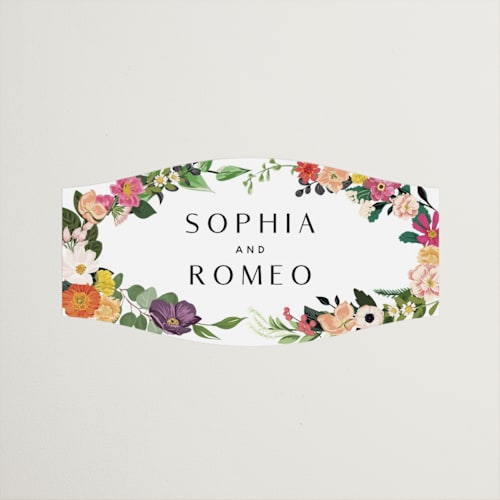 This is a daisy wedding favor labels with standard by Susan Moyal called secret garden printing on uncoated sticker paper in sticker