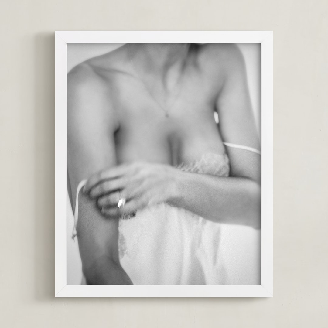 "She Series Nº1" - Art Print in grey by Anne Ciotola - Framed