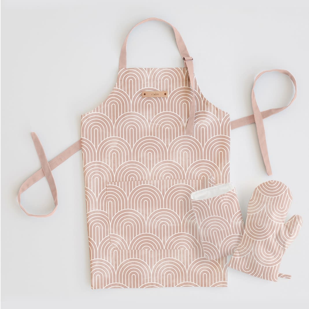 Personalized Aprons & Oven Mitts | Minted
