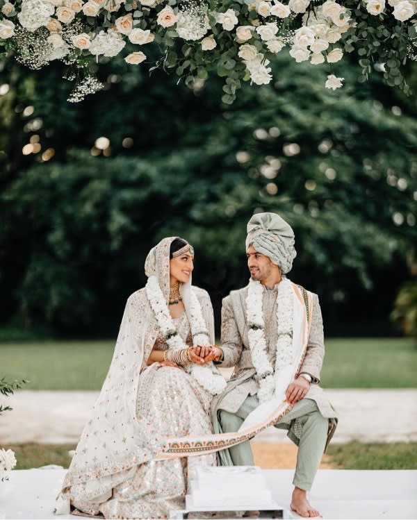 12+ Indian Wedding Traditions For Brides, Grooms, and Guests | Minted