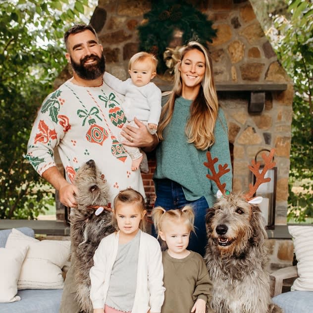 Minted Announces Webby Awards Win for Kelce Family Holiday Card Partnership