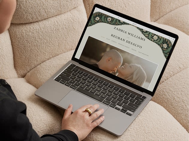 How to Create a Wedding Website