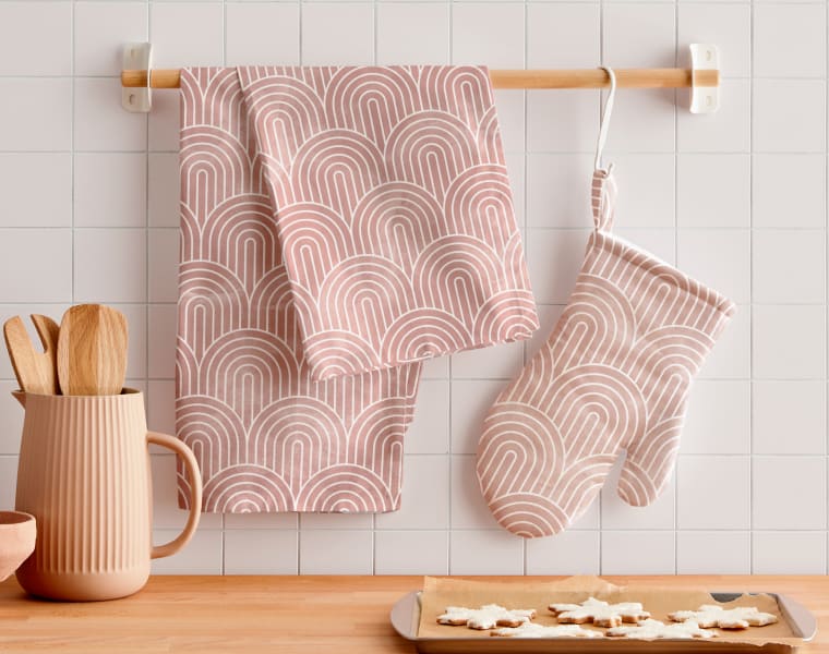 Matching Tea Towel and Oven Mitt